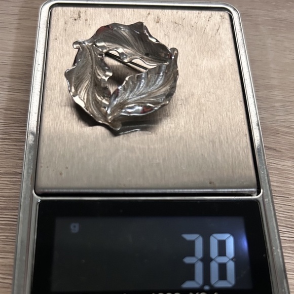 Sterling Silver Leaf Brooch - Picture 6 of 6